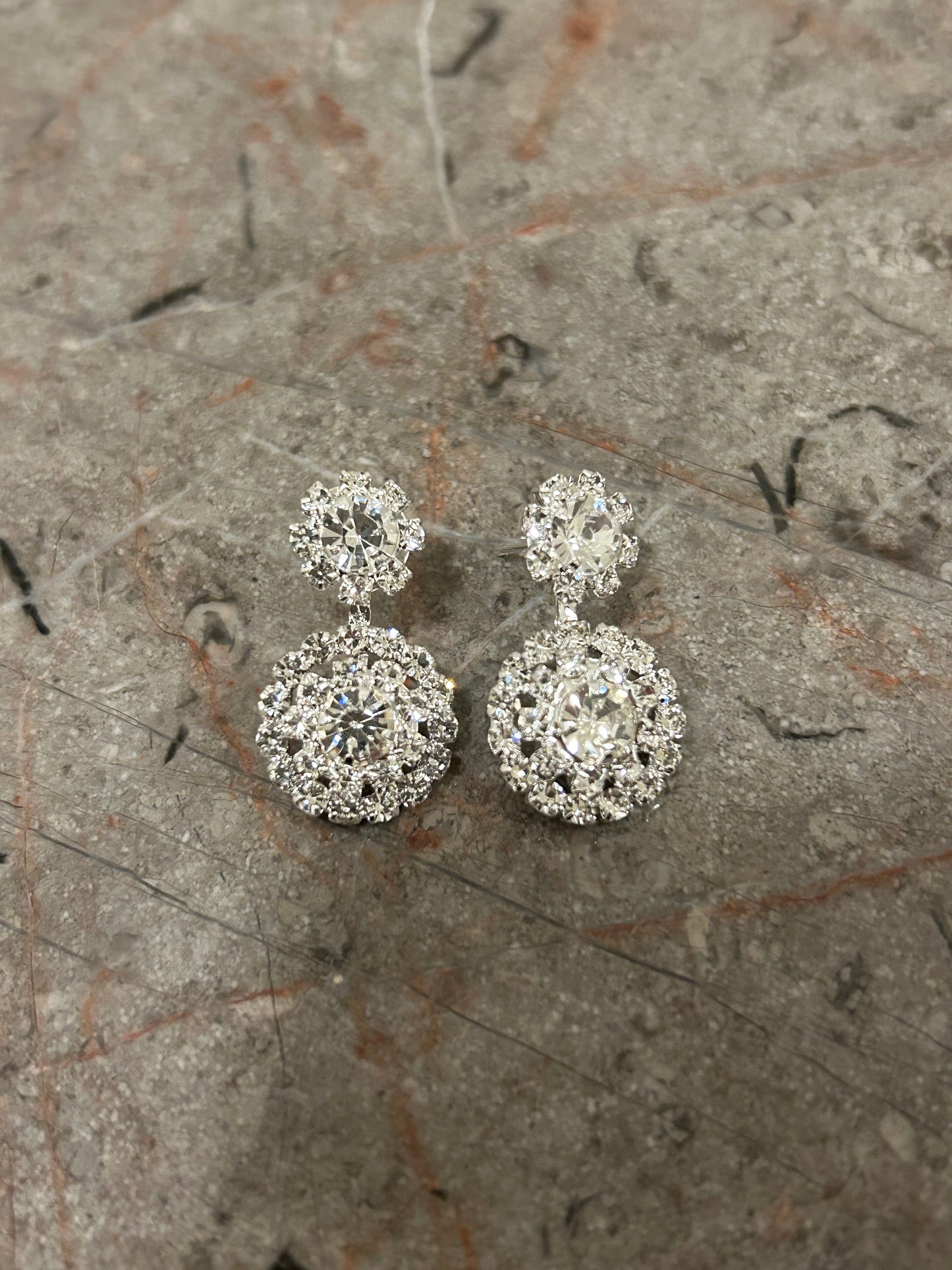 Aretes Doble Flor Plateados