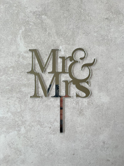 Cake topper “Mr&Mrs”