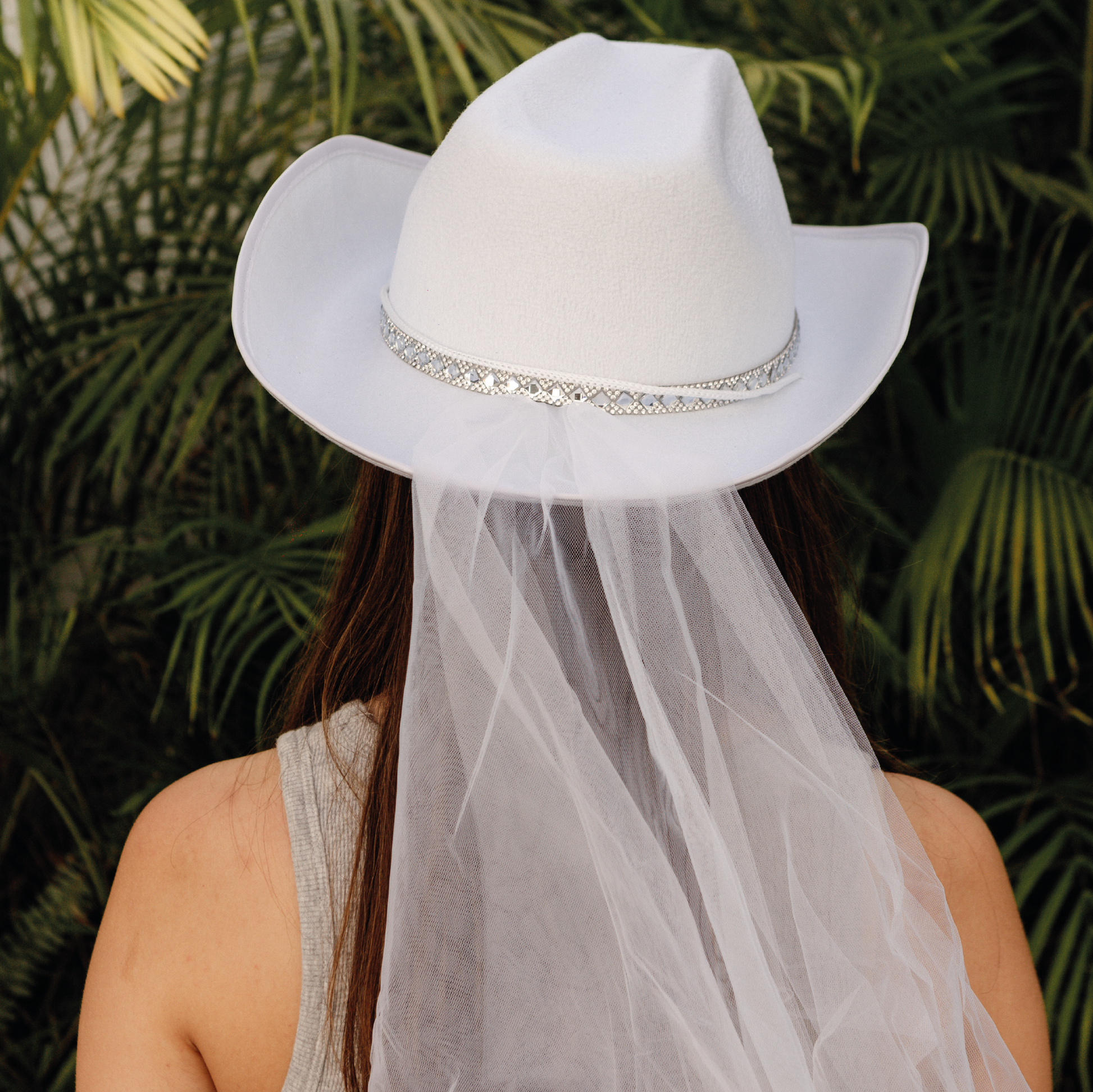 Sombrero vaquero C.C Bride con detalles de perlas y diamantes de