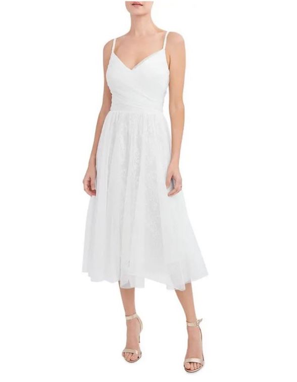 Vestido blanco midi de tulle con encaje sin mangas